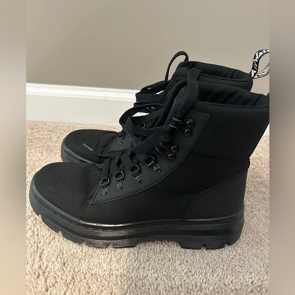 Dr. Martens Shoes - Doc Martens women’s size 8